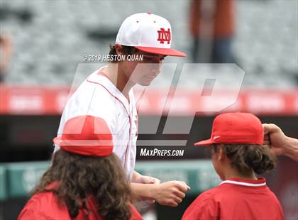 Thumbnail 2 in Tustin vs. Mater Dei photogallery.
