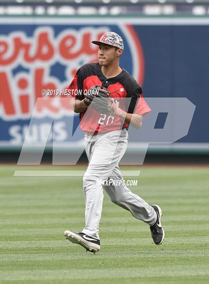 Thumbnail 2 in Tustin vs. Mater Dei photogallery.