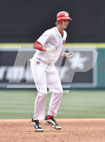Thumbnail 2 in Tustin vs. Mater Dei photogallery.