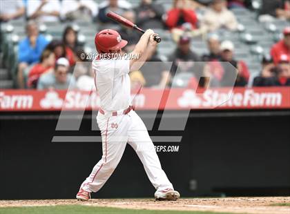 Thumbnail 3 in Tustin vs. Mater Dei photogallery.