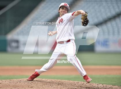 Thumbnail 2 in Tustin vs. Mater Dei photogallery.