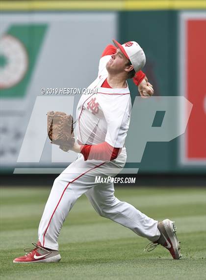 Thumbnail 1 in Tustin vs. Mater Dei photogallery.