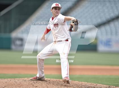 Thumbnail 3 in Tustin vs. Mater Dei photogallery.