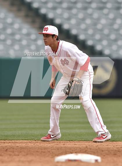 Thumbnail 3 in Tustin vs. Mater Dei photogallery.