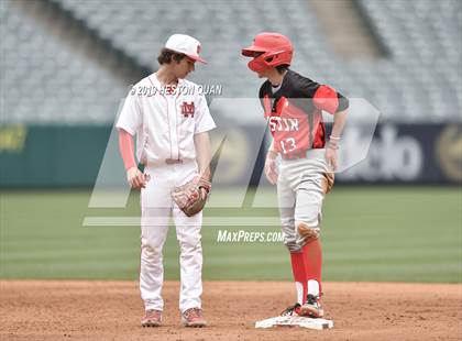 Thumbnail 2 in Tustin vs. Mater Dei photogallery.