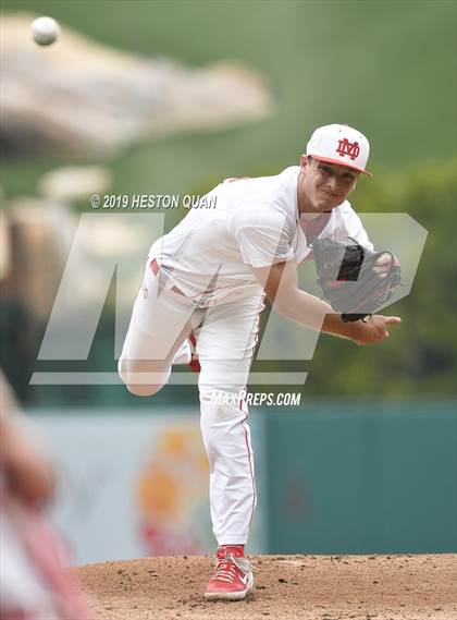 Thumbnail 3 in Tustin vs. Mater Dei photogallery.