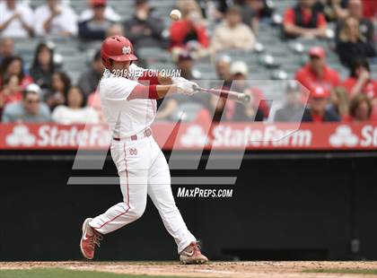 Thumbnail 3 in Tustin vs. Mater Dei photogallery.
