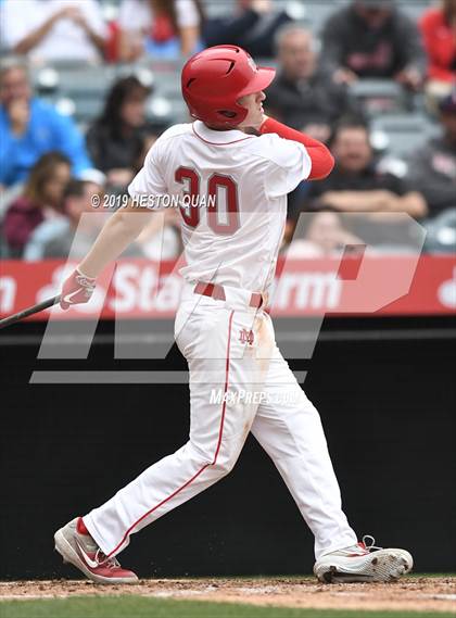 Thumbnail 3 in Tustin vs. Mater Dei photogallery.