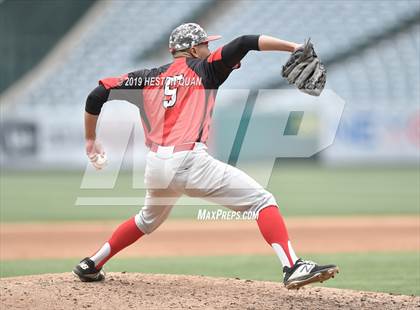 Thumbnail 1 in Tustin vs. Mater Dei photogallery.