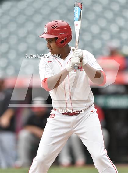 Thumbnail 2 in Tustin vs. Mater Dei photogallery.