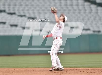 Thumbnail 1 in Tustin vs. Mater Dei photogallery.