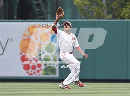 Thumbnail 1 in Tustin vs. Mater Dei photogallery.