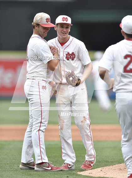 Thumbnail 1 in Tustin vs. Mater Dei photogallery.