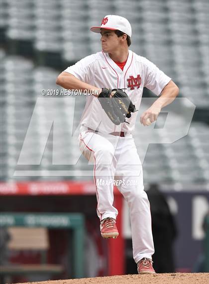 Thumbnail 1 in Tustin vs. Mater Dei photogallery.