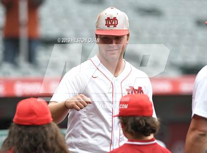 Thumbnail 3 in Tustin vs. Mater Dei photogallery.
