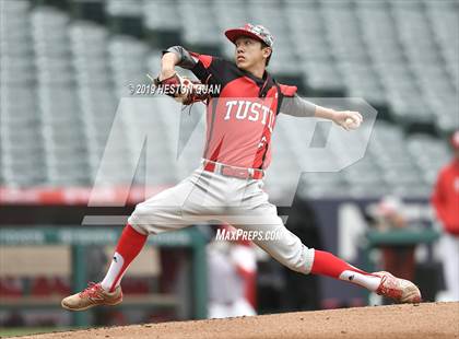Thumbnail 2 in Tustin vs. Mater Dei photogallery.