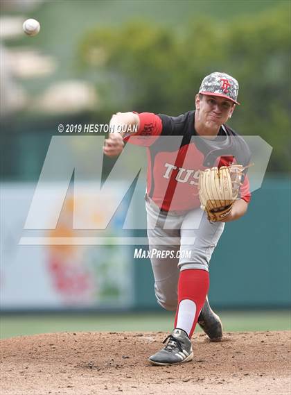 Thumbnail 2 in Tustin vs. Mater Dei photogallery.