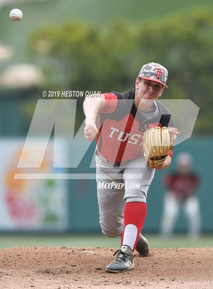 Thumbnail 1 in Tustin vs. Mater Dei photogallery.