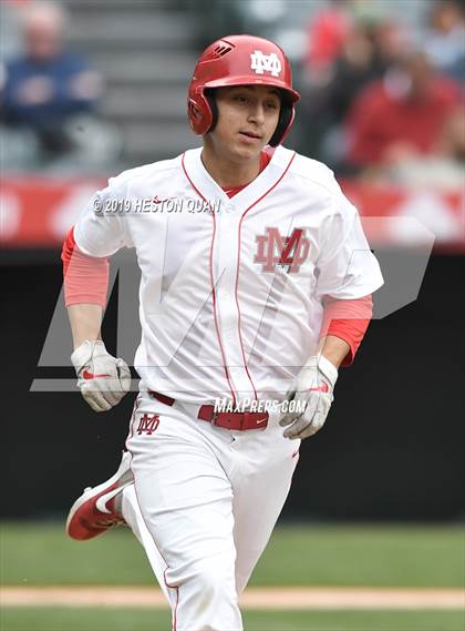 Thumbnail 1 in Tustin vs. Mater Dei photogallery.