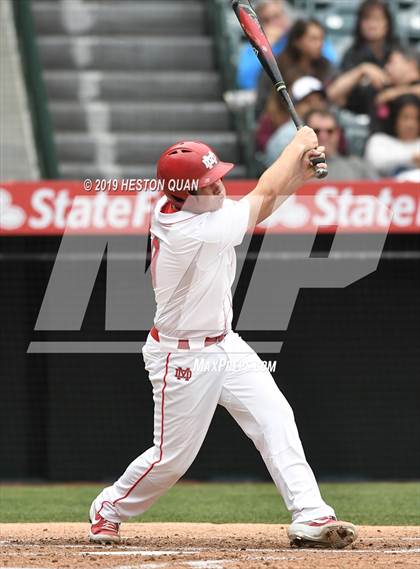 Thumbnail 3 in Tustin vs. Mater Dei photogallery.