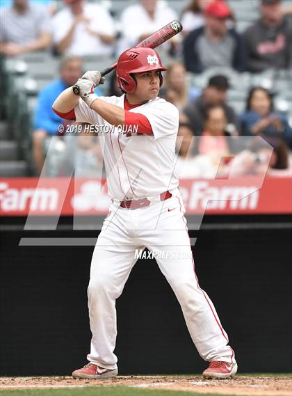 Thumbnail 2 in Tustin vs. Mater Dei photogallery.