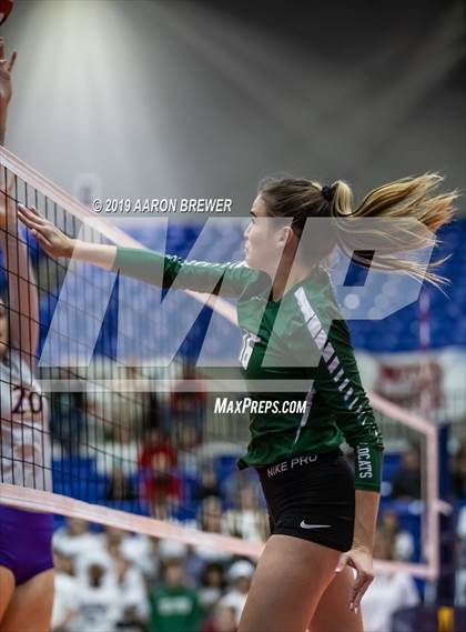 Thumbnail 1 in Episcopal vs. Fountain Lake (AAA 3A Final) photogallery.