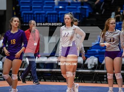 Thumbnail 1 in Episcopal vs. Fountain Lake (AAA 3A Final) photogallery.