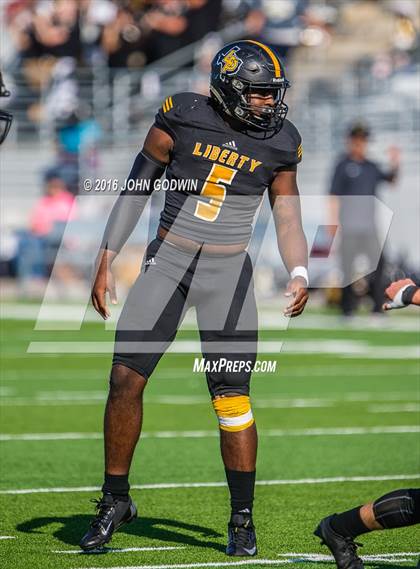 Thumbnail 3 in Liberty vs. Giddings photogallery.