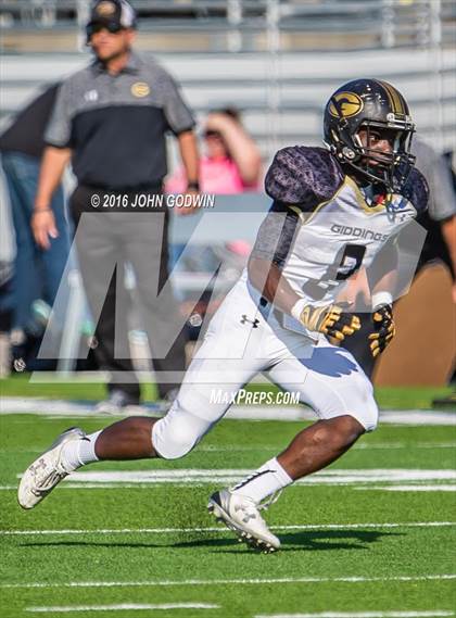 Thumbnail 2 in Liberty vs. Giddings photogallery.