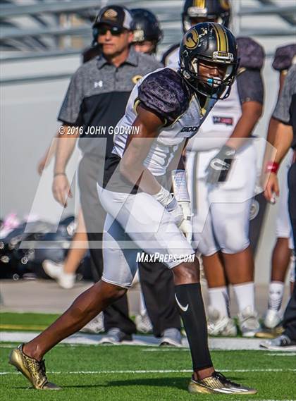 Thumbnail 2 in Liberty vs. Giddings photogallery.