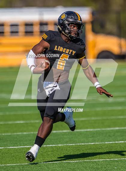 Thumbnail 2 in Liberty vs. Giddings photogallery.