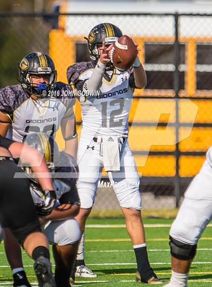 Thumbnail 2 in Liberty vs. Giddings photogallery.