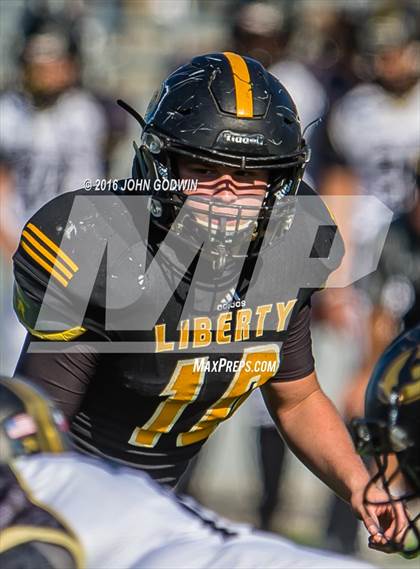 Thumbnail 2 in Liberty vs. Giddings photogallery.