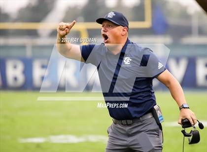 Thumbnail 2 in Clovis East vs. Dinuba photogallery.