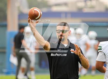 Thumbnail 2 in Clovis East vs. Dinuba photogallery.