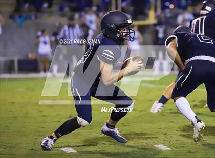 Thumbnail 3 in Clovis East vs. Dinuba photogallery.