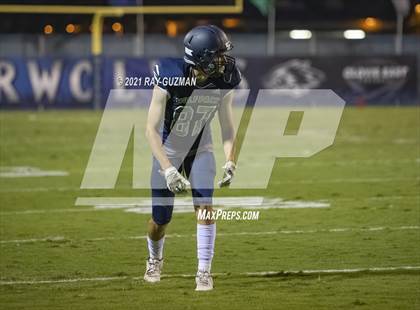 Thumbnail 3 in Clovis East vs. Dinuba photogallery.