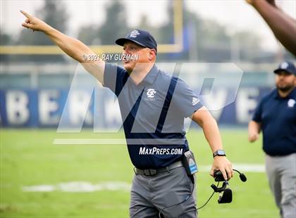 Thumbnail 3 in Clovis East vs. Dinuba photogallery.