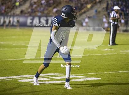 Thumbnail 3 in Clovis East vs. Dinuba photogallery.