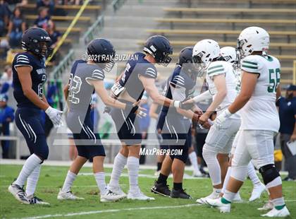 Thumbnail 3 in Clovis East vs. Dinuba photogallery.