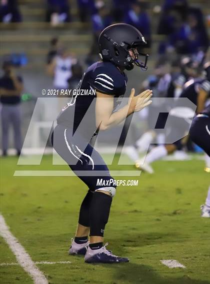 Thumbnail 2 in Clovis East vs. Dinuba photogallery.