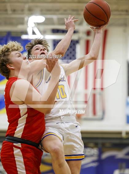 Thumbnail 2 in Beechwood @ Newport Central Catholic photogallery.