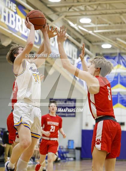 Thumbnail 2 in Beechwood @ Newport Central Catholic photogallery.