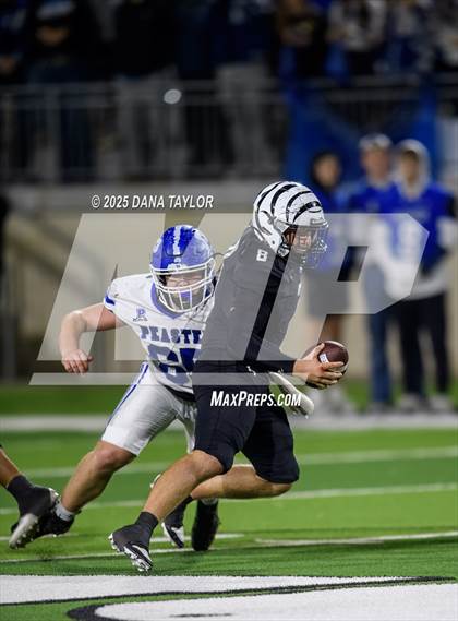 Thumbnail 2 in Peaster vs Grandview (Texas UIL 3A D1 Semifinal) photogallery.