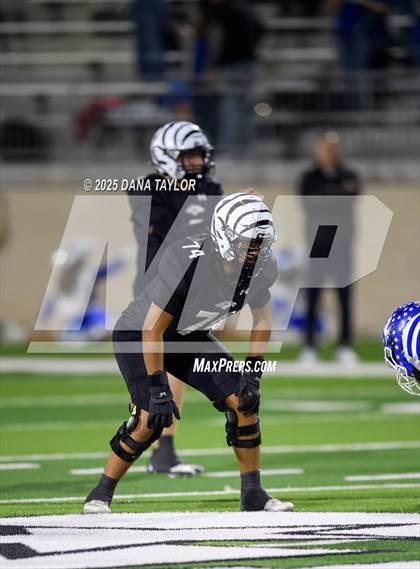 Thumbnail 2 in Peaster vs Grandview (Texas UIL 3A D1 Semifinal) photogallery.