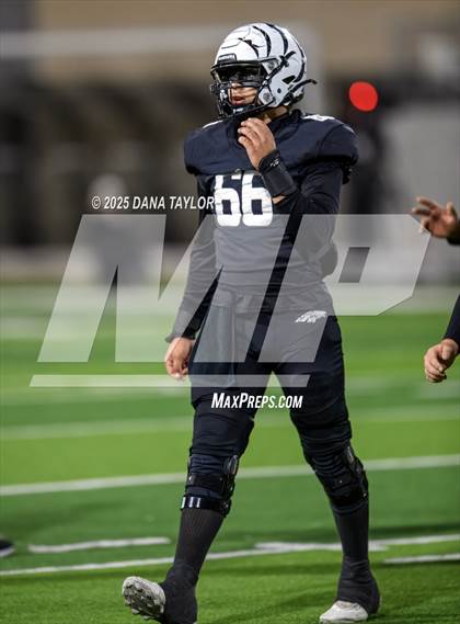 Thumbnail 3 in Peaster vs Grandview (Texas UIL 3A D1 Semifinal) photogallery.