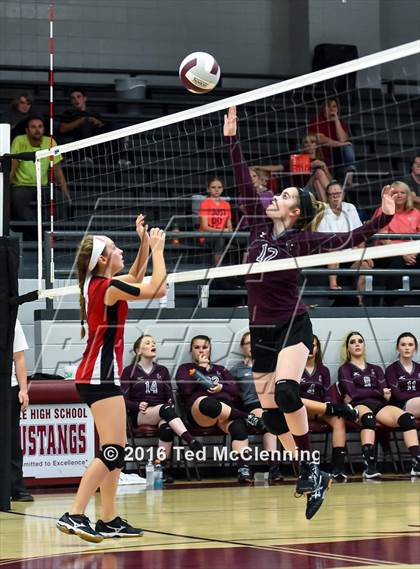 Thumbnail 2 in Harmony Grove @ Perryville photogallery.