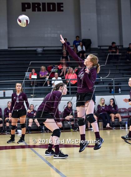 Thumbnail 1 in Harmony Grove @ Perryville photogallery.