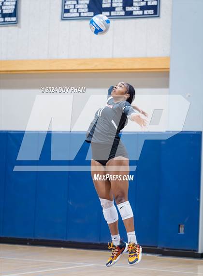 Thumbnail 2 in Etiwanda @ Chino Hills photogallery.