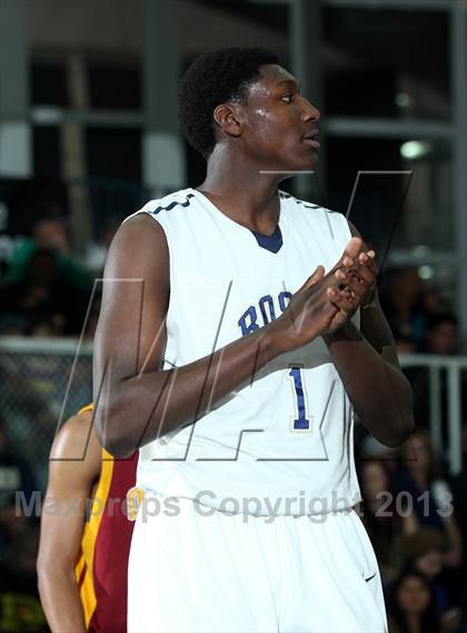 Thumbnail 2 in Ocean View vs. St. John Bosco (CIF SS 3A  Semifinals) photogallery.